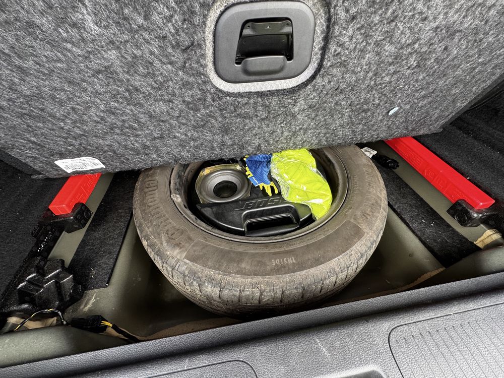 Subwoofer Auto Bose 35-50hz in roata de rezerva