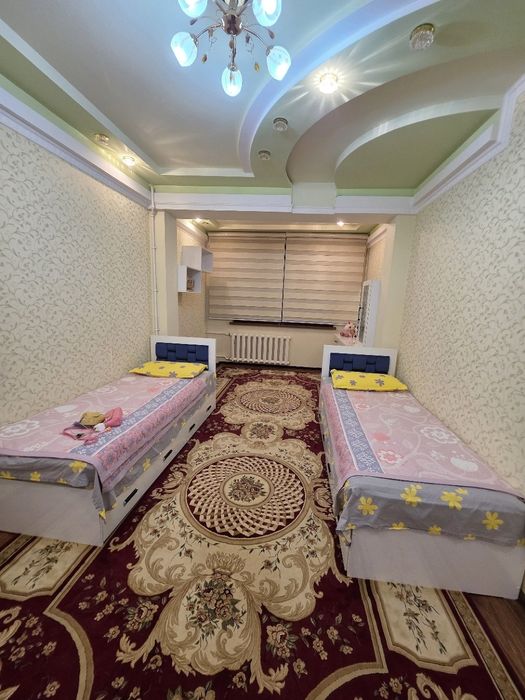 9 mikrayon  11 maktab oldida 4 xona