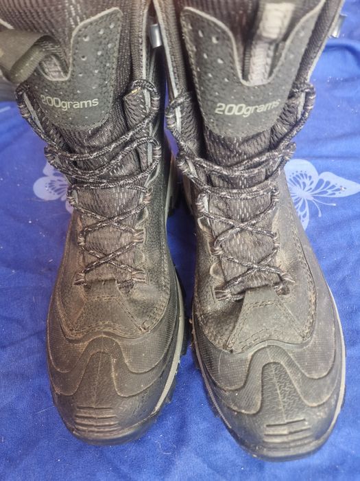 Vând bocanci Columbia Barbati