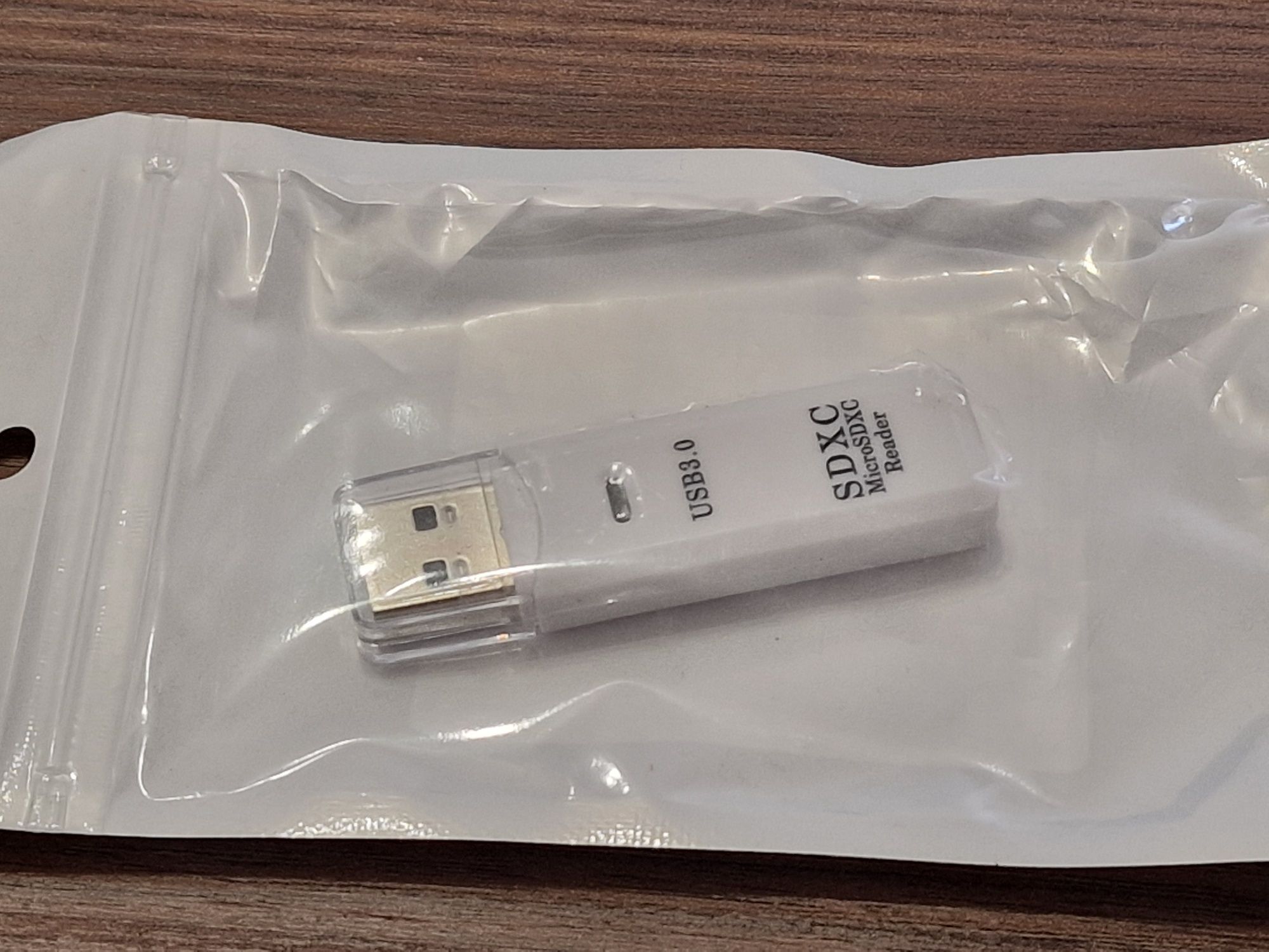 Card reader USB 3.0 четец за карти SD MicroSD