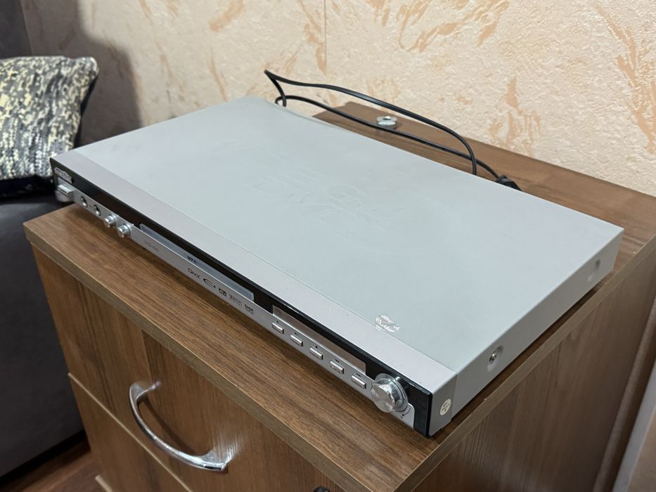 DVD-плеер Samsung DVD-820