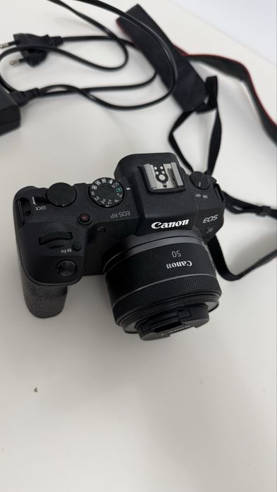 Canon EOS RP + Obiectiv Canon RF 50mm f/1.8 STM – stare excelentă