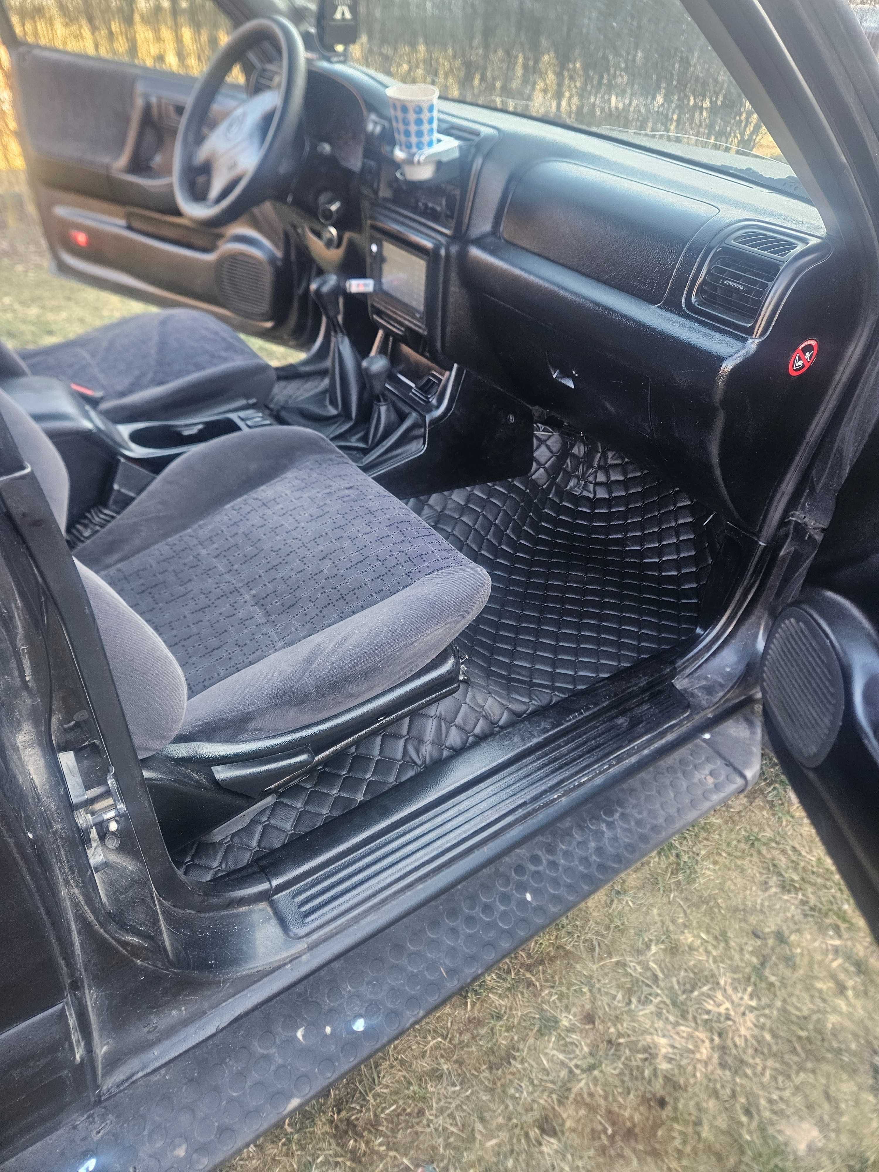 Opel Frontera 2.2sport4×4.                         4100euro negociabil