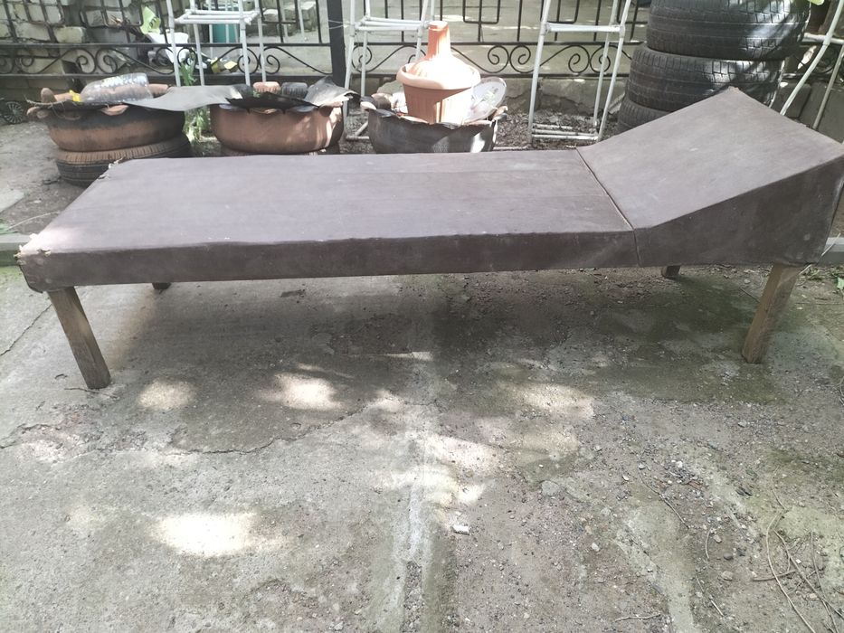 Продам кушетки деревянный б/у