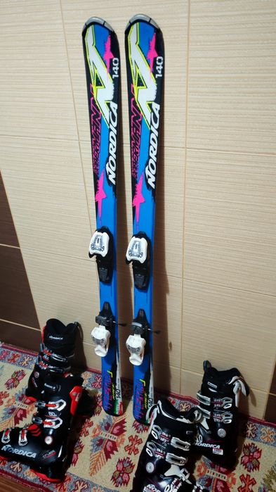 Schiuri Nordica Doberman 140cm -clapari ski