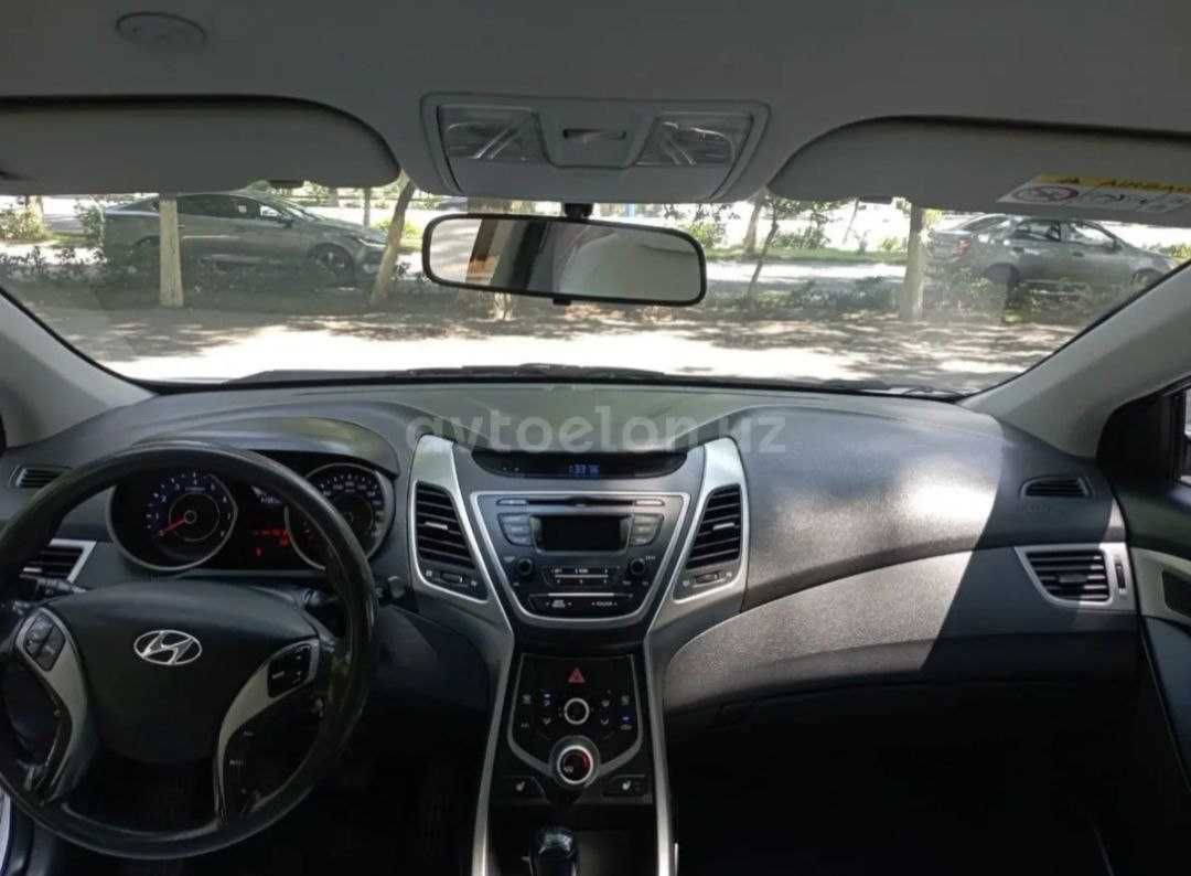 Автомобиль Елантра