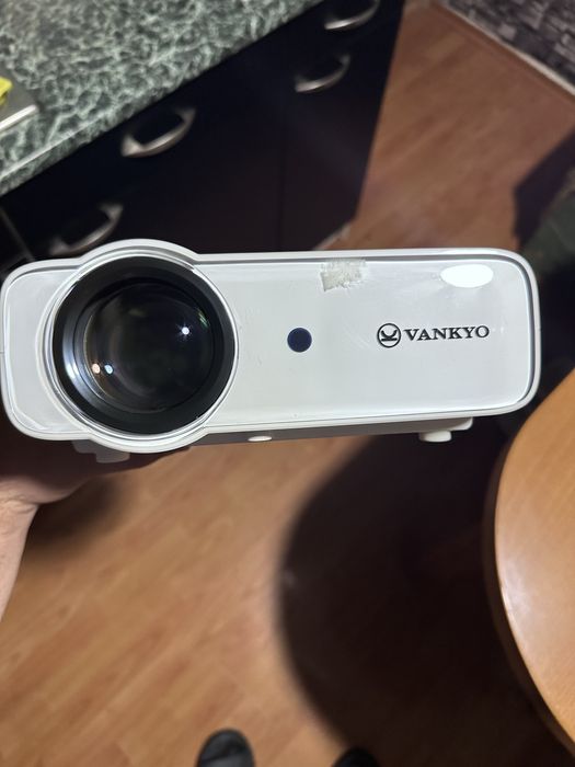 Проектор vankyo.