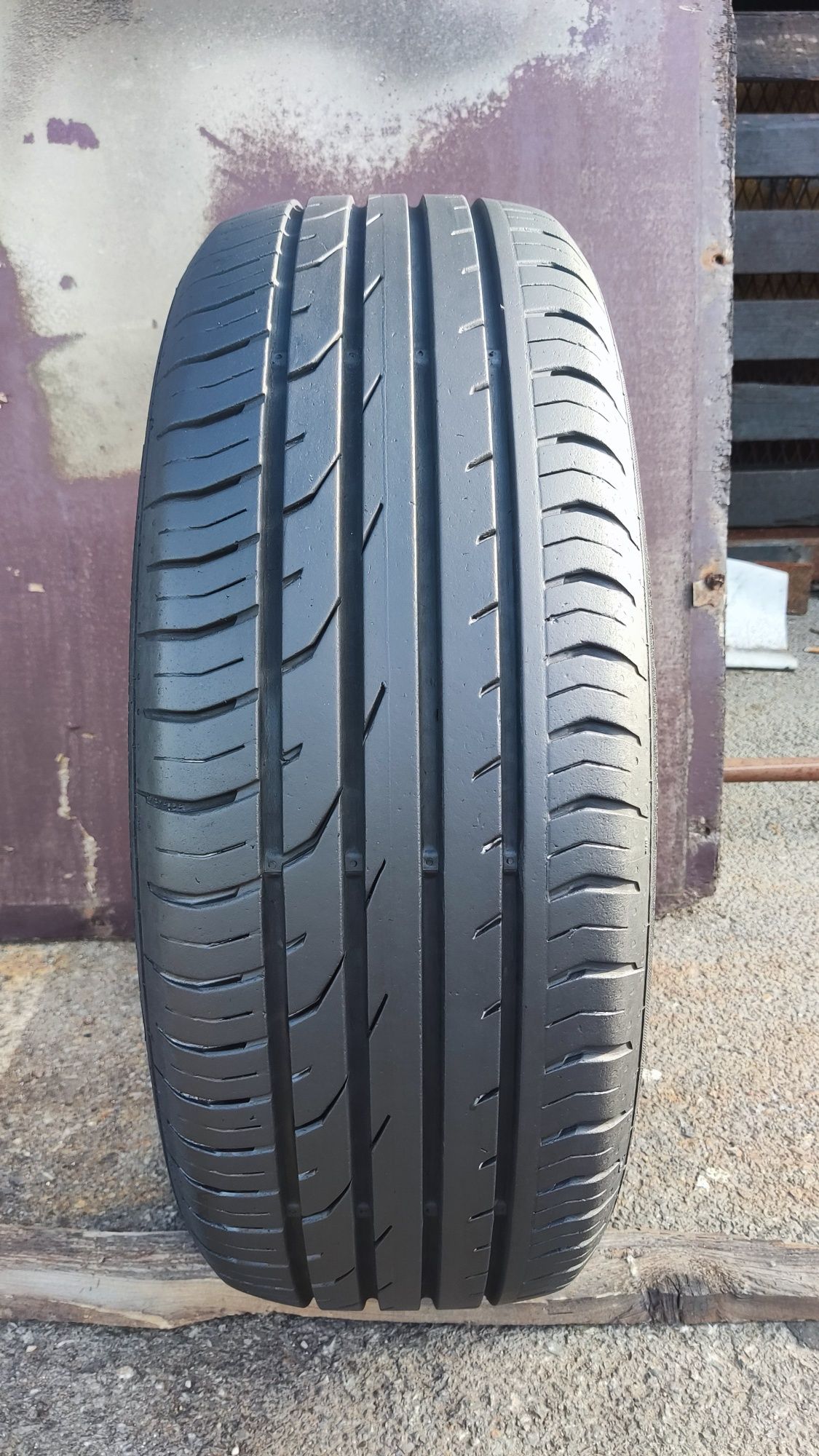 1брой лятна гума 205/55/17 Continental Premium Contact 
dot21
6.9mm
До