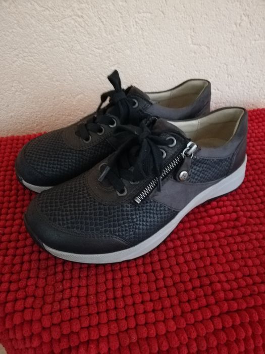 Adidași Helvesko nr 38 piele damă