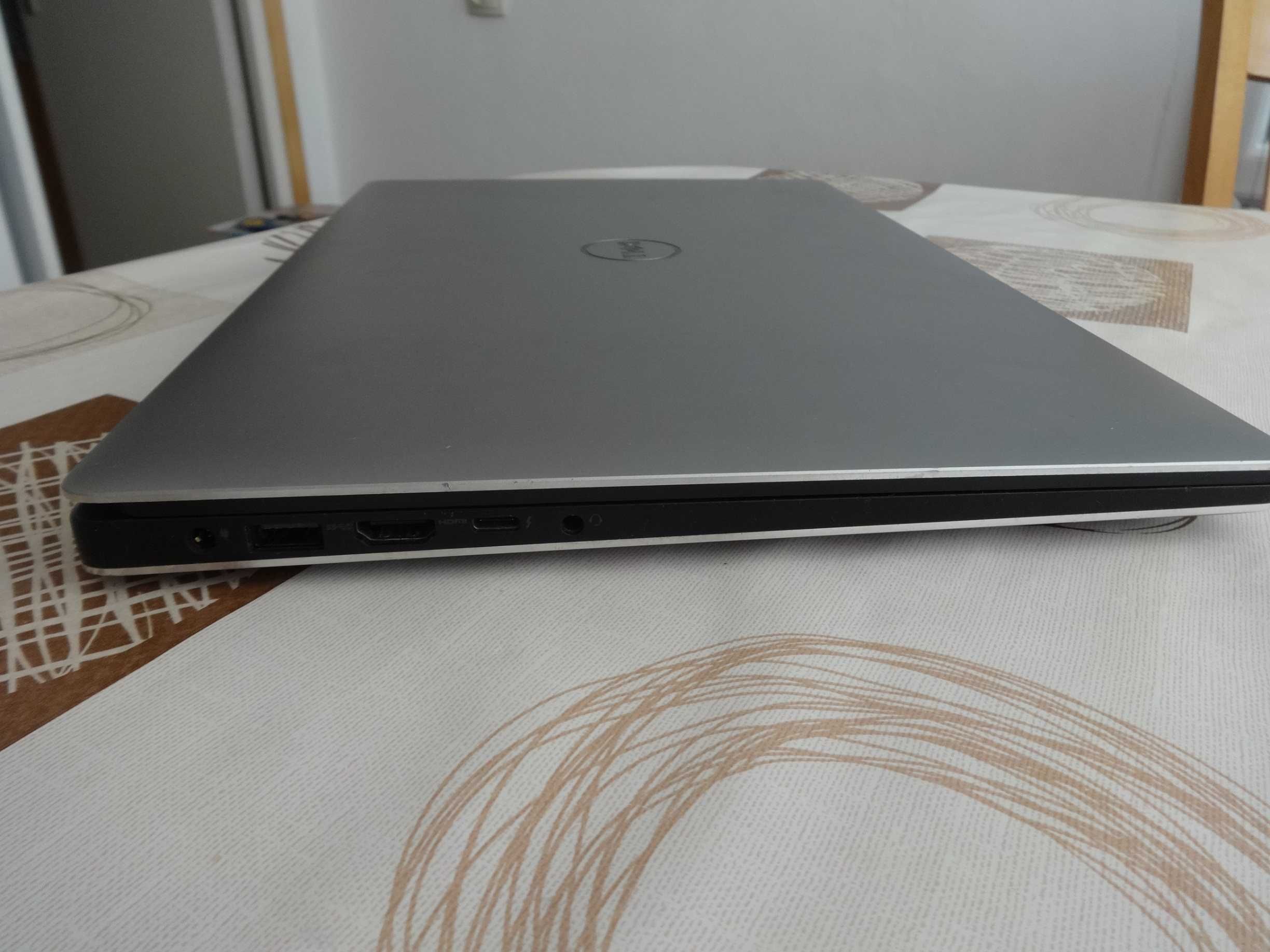 Лаптоп Dell XPS 15 9560 - 15.6"- i5 7300HQ 2.5Ghz/16GB RAM/SSD 256GB