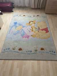 Детско килимче с бебе Мечо Пух и приятели