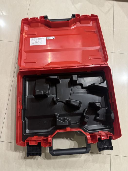 Hilti куфари празни