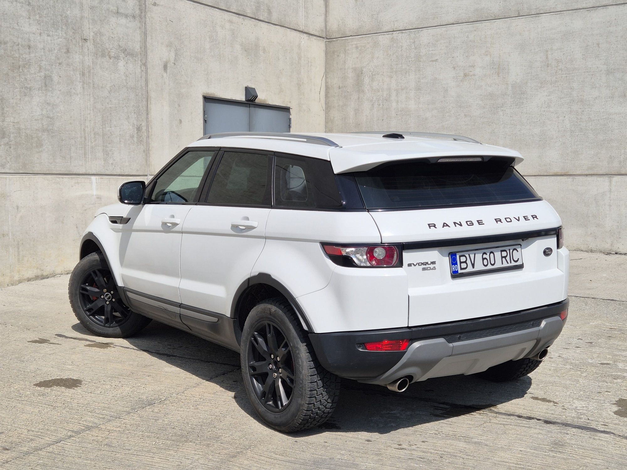 Range Rover Evoque 4x4 / 2.2d 190 CP / 179. 000 km / Stare perfectă