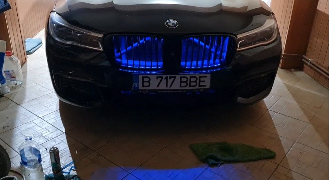 Lumini ambientale RGB in grila BMW