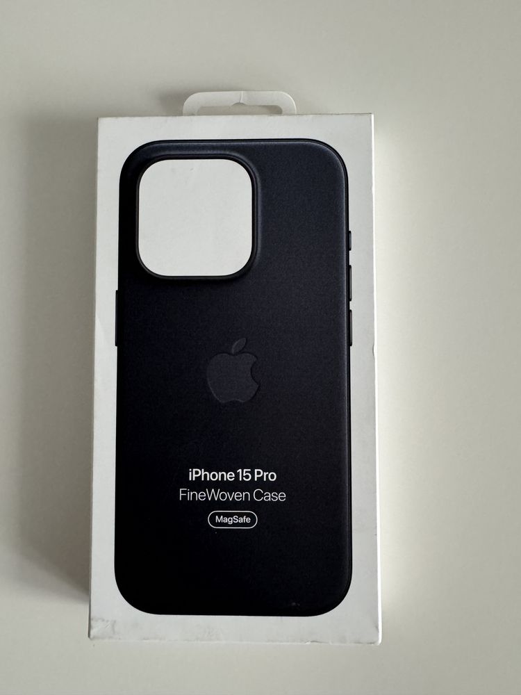 Husa apple iphone 15 pro FineWoven, neagra