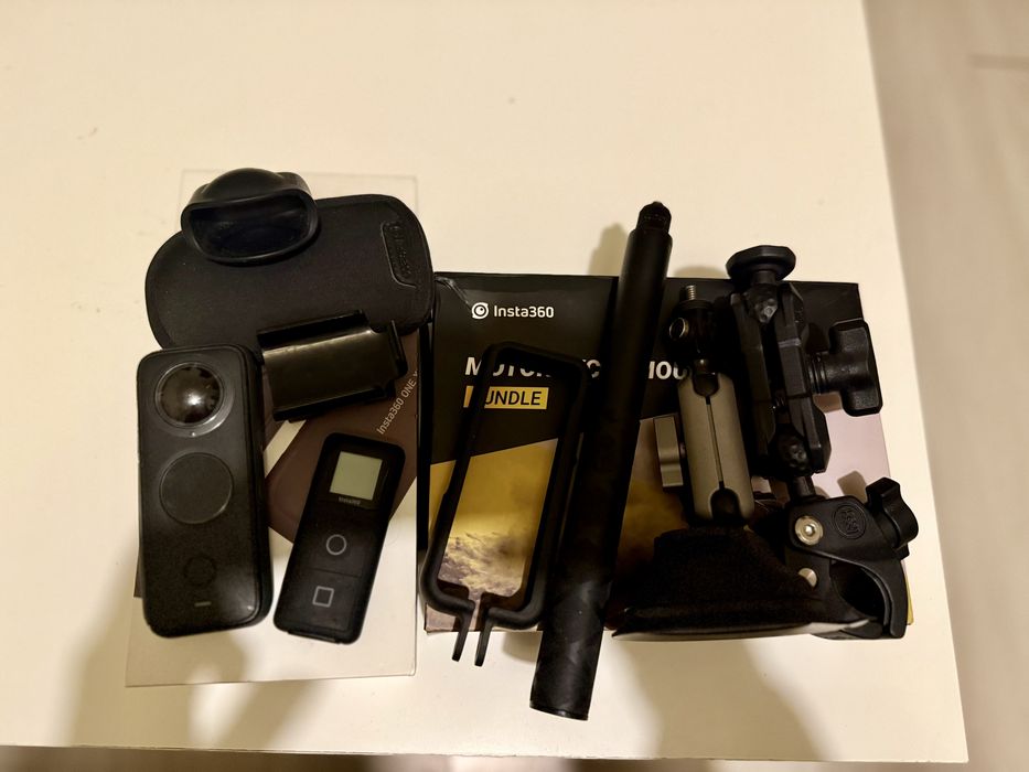 Camera 360 Insta360 x2.