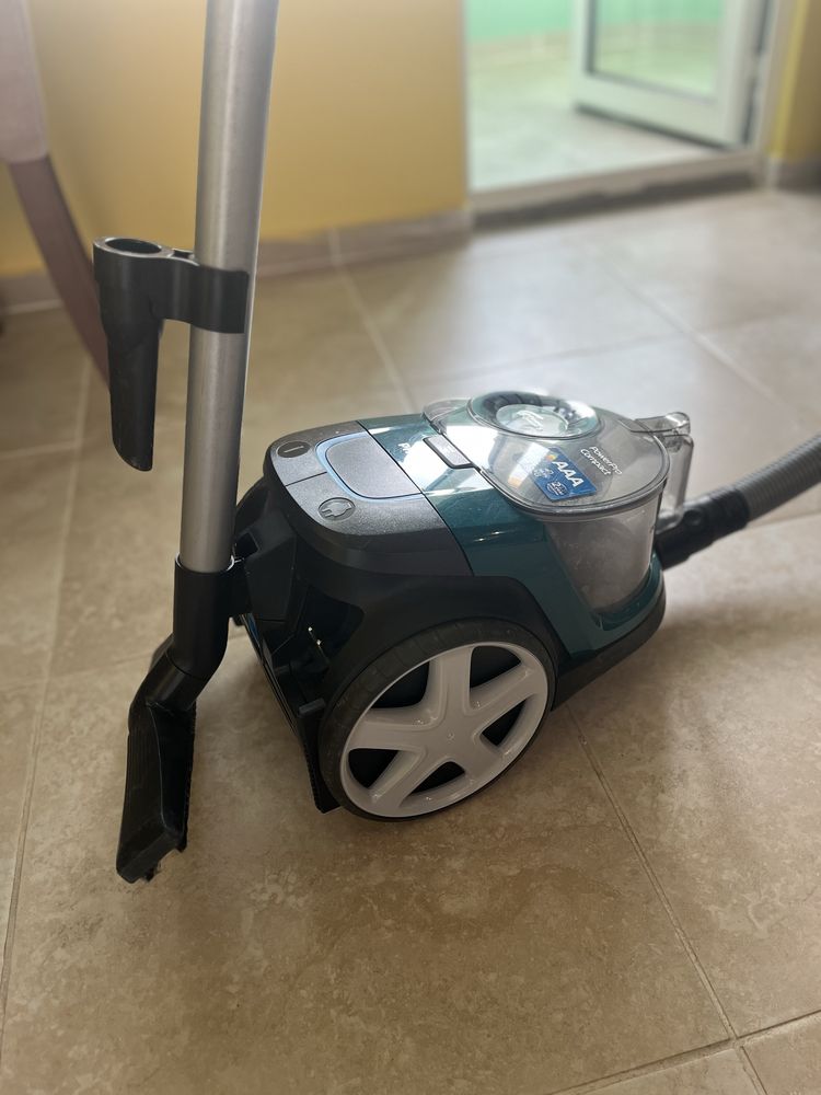 Прахосмукачка Philips PowerPro Compact
