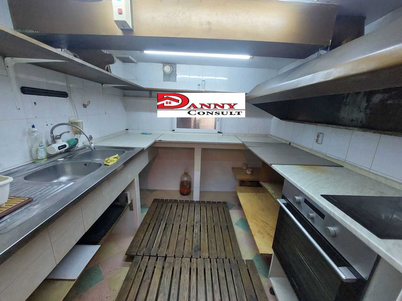 Продава се Хотел в Велико Търново, Акация - 454 кв.м за 406 €/кв.м - Снимка #16