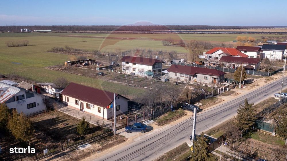 Vanzare teren intravilan 1056 mp si extravilan 8828mp Racari-DB