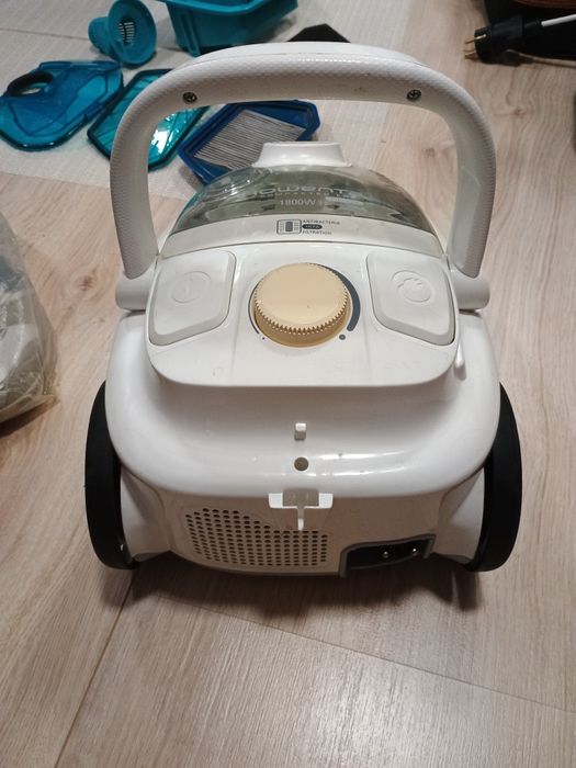 Прахосмукачка ROWENTA / 1800W
Прахосмукачка 1800 вата!!
Работ