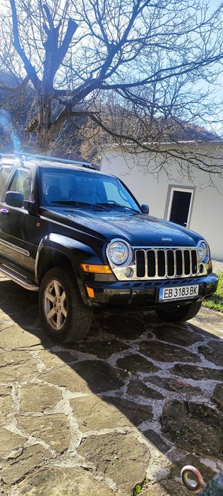 Продавам личният си автомобил