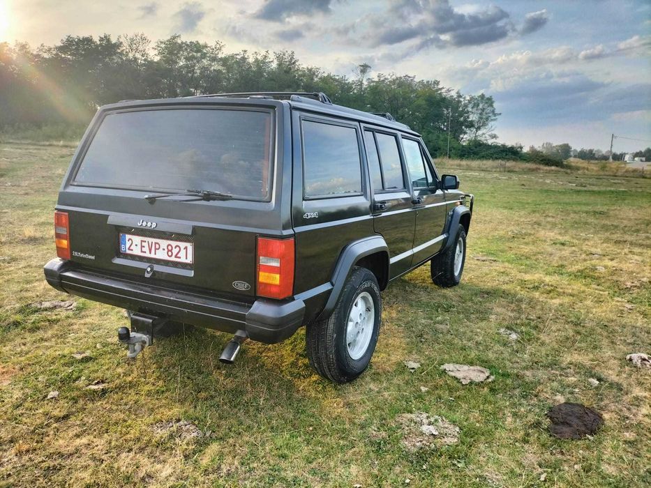 Jeep Cherokee 2.5 TD Autoutilitara