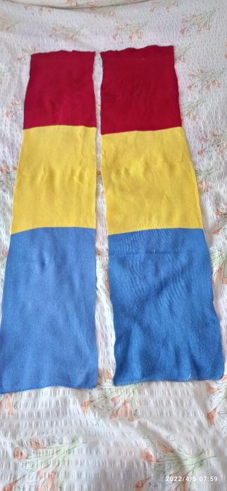 Vând fulare cu tricolorul Romaniei
