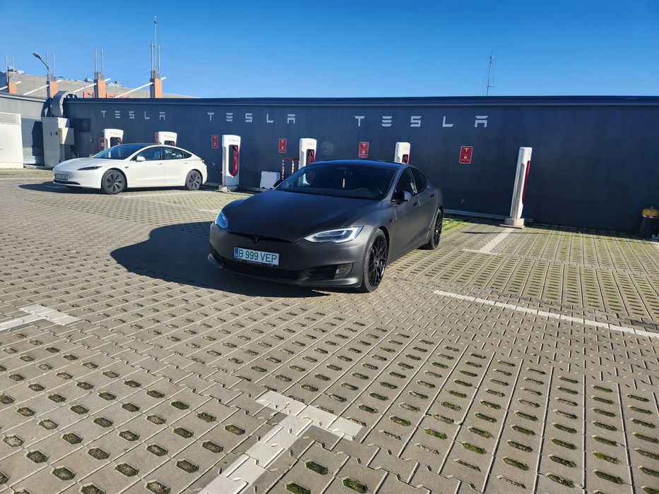 Tesla P90D 2017 Incarcare gratis la Tesla