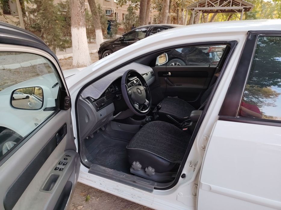 Chevrolet Gentra 1 pozitsiya