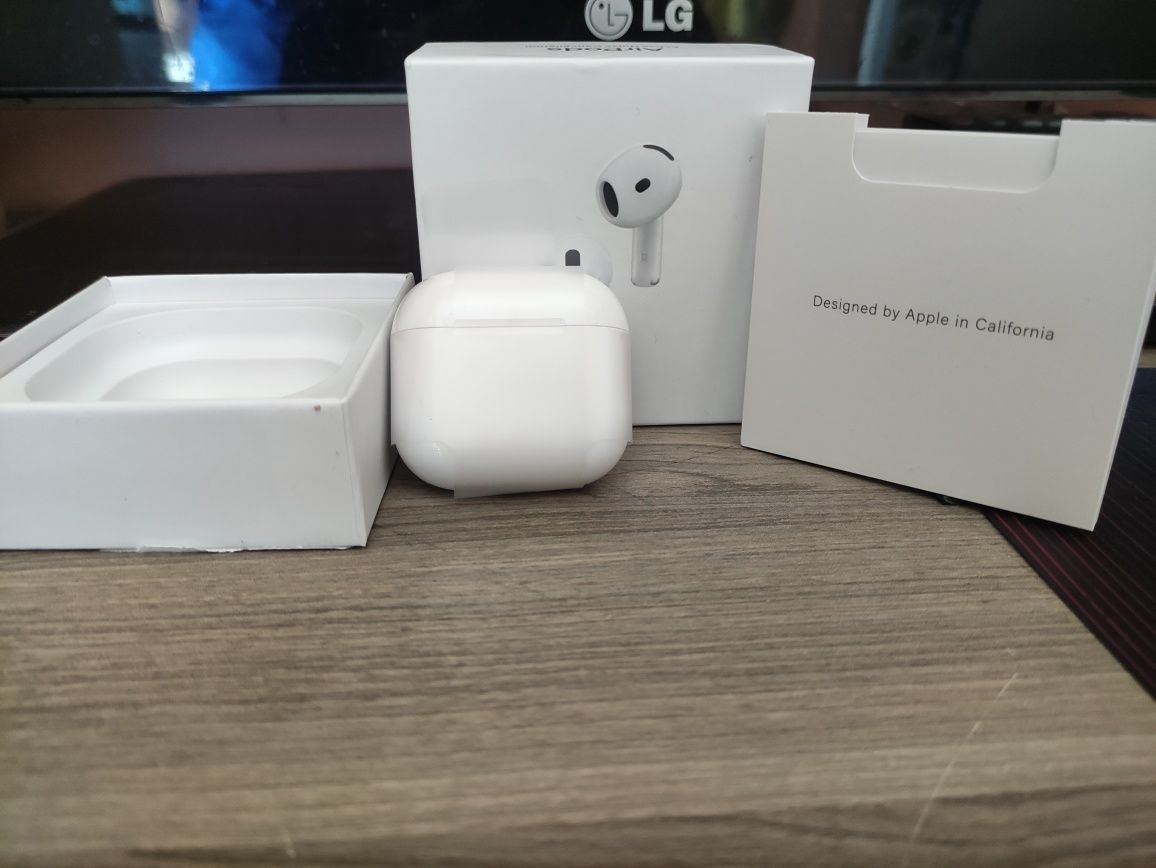 Airpods 4 ANC Чисто нови