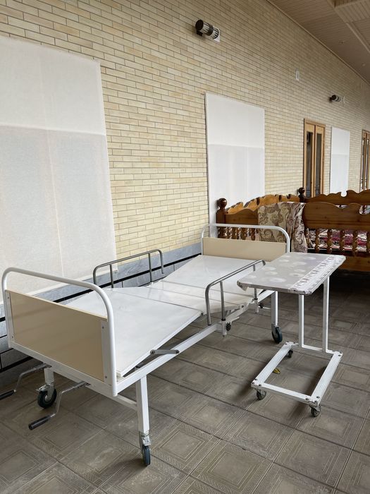 Ortopedichiskiy yotoq karavot