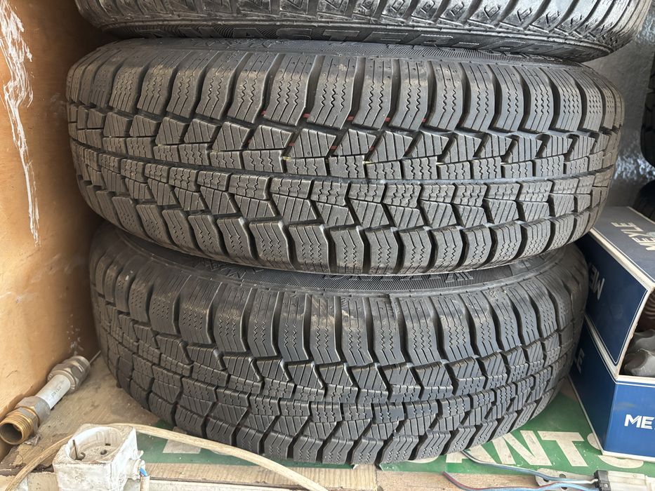 Зимни гуми със джанти  165/70R14 за Пежо