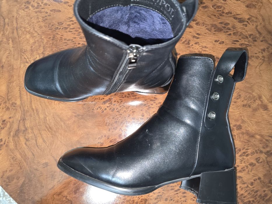 Осение  ботинки на каблучке