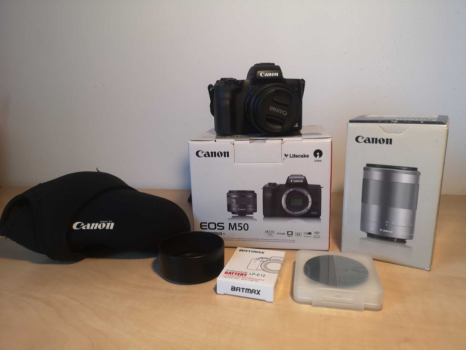Canon EOS M50 + 15-45mm KIT + Obiectiv 55-200mm + Accesorii (ca nou)