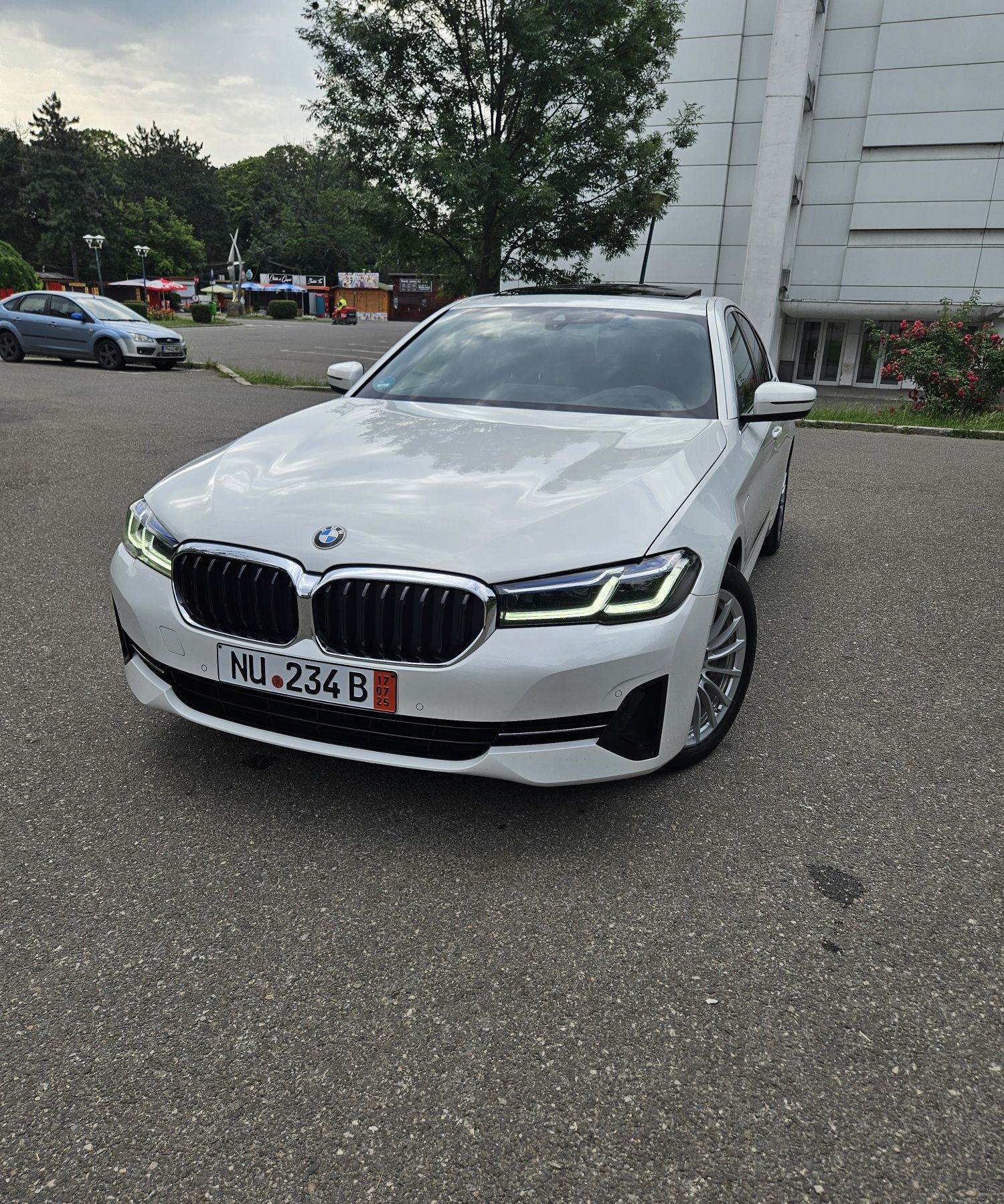 Bmw 530e X Drive Hybrid / 292 CP _ Alb PERLAT _ LASER _ Trapa
