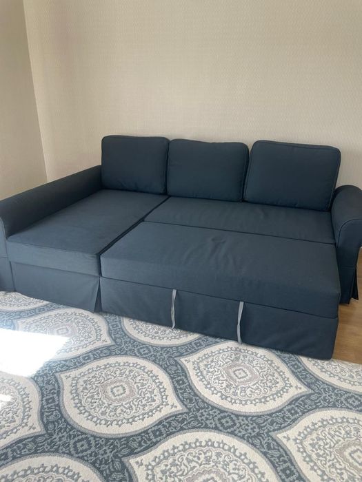 Угловой диван с отличном состоянии с нишей