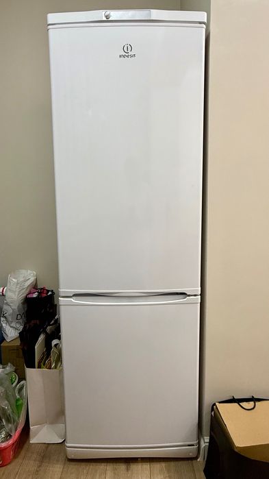Холодильник Indesit ES 18A