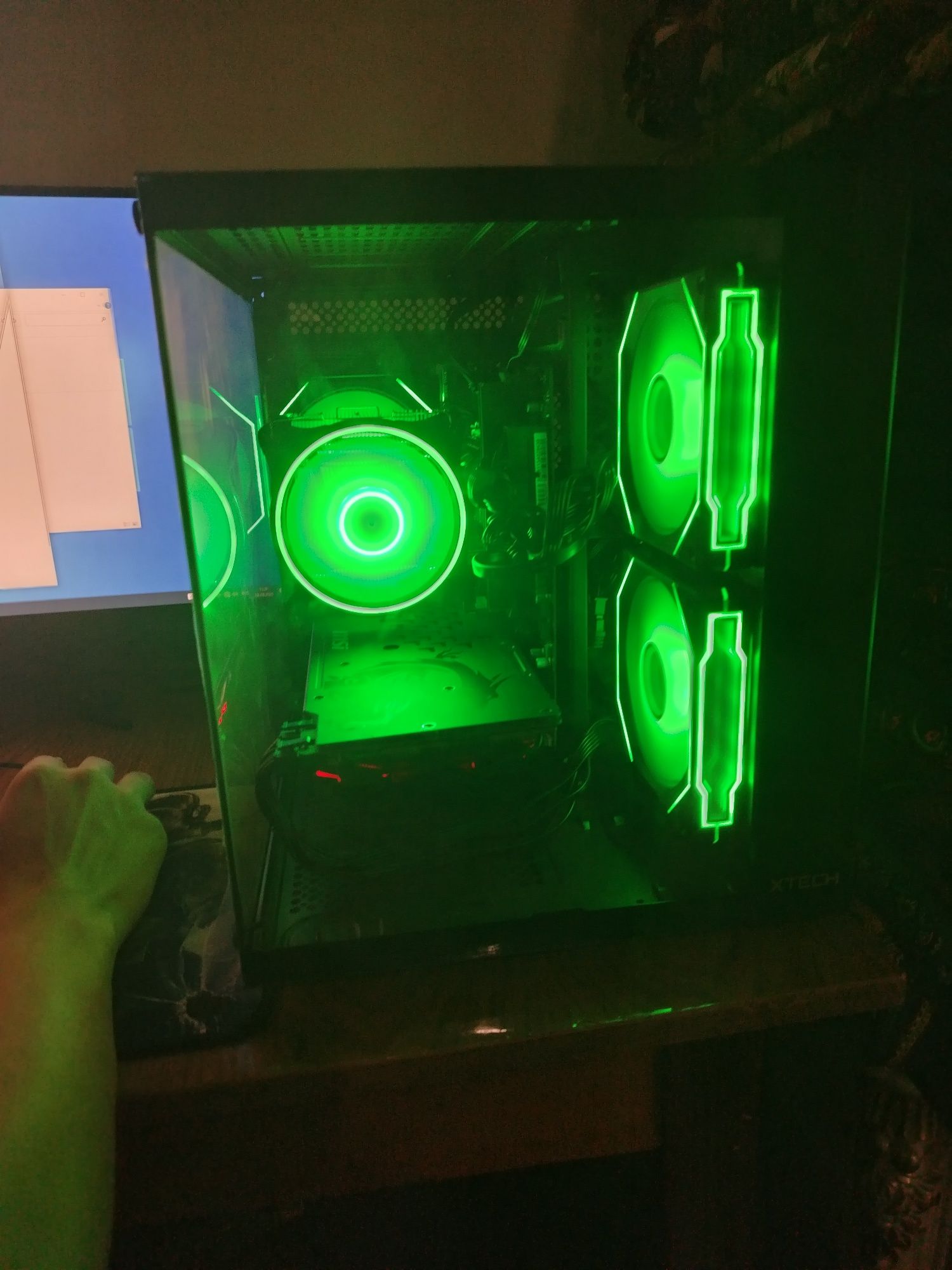 Игравой компютер 2 монитормен 240hz 180hz