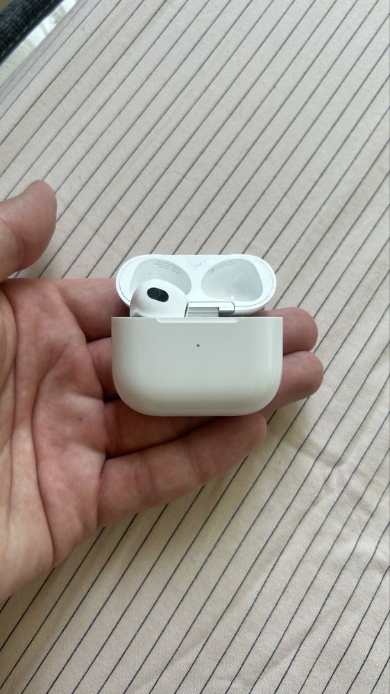Airpods 3 нету правого наушника