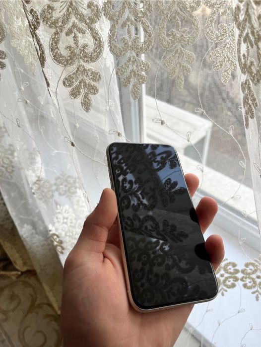 Айфон 11  128 гб.