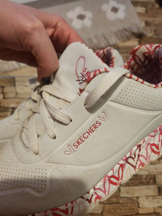 Запазени маратонки Skechers