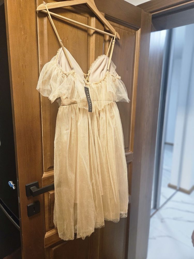 Нова рокля С размер Carmela fashion