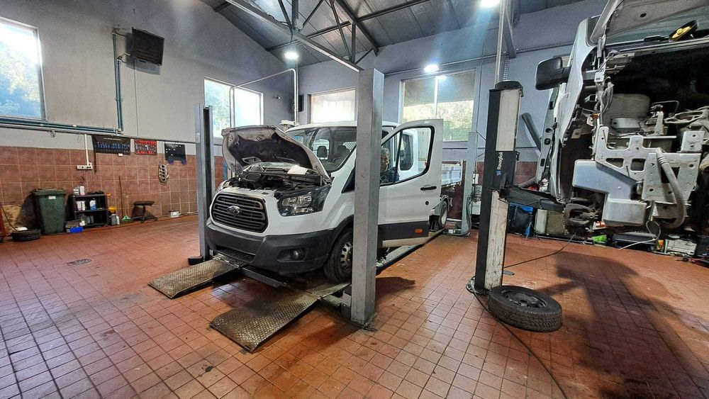 Elevator Erus 4 coloane, platf. 4.9m,4T,ISCIR 2026–autoutilitare lungi