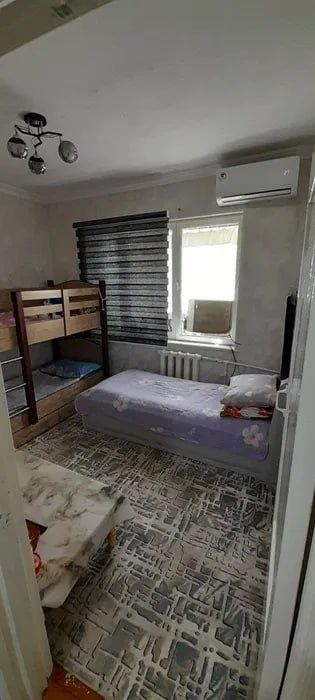 Продаю 1 комнатную квартиру Сергели 1, бывшее общежитие