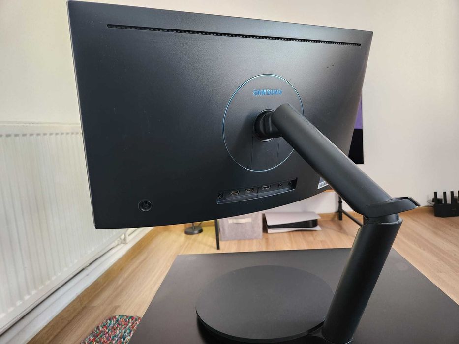 Monitor de gaming Samsung C24FG70FQU, full HD, 144 Hz, FreeSync
