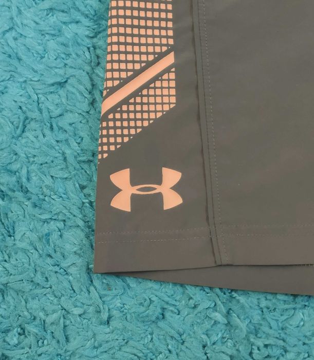 Pantaloni scurti Under Armour Grey