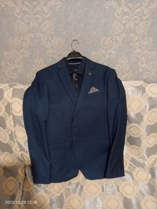 Костюм  48 размер