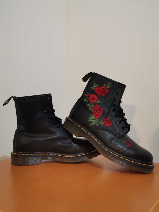 Dr Martens nr. 40 botine cu sireturi