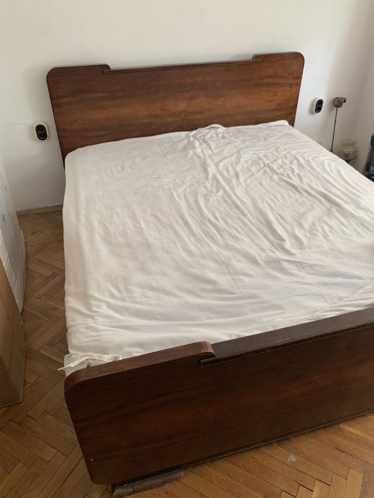 Спалня с матраци