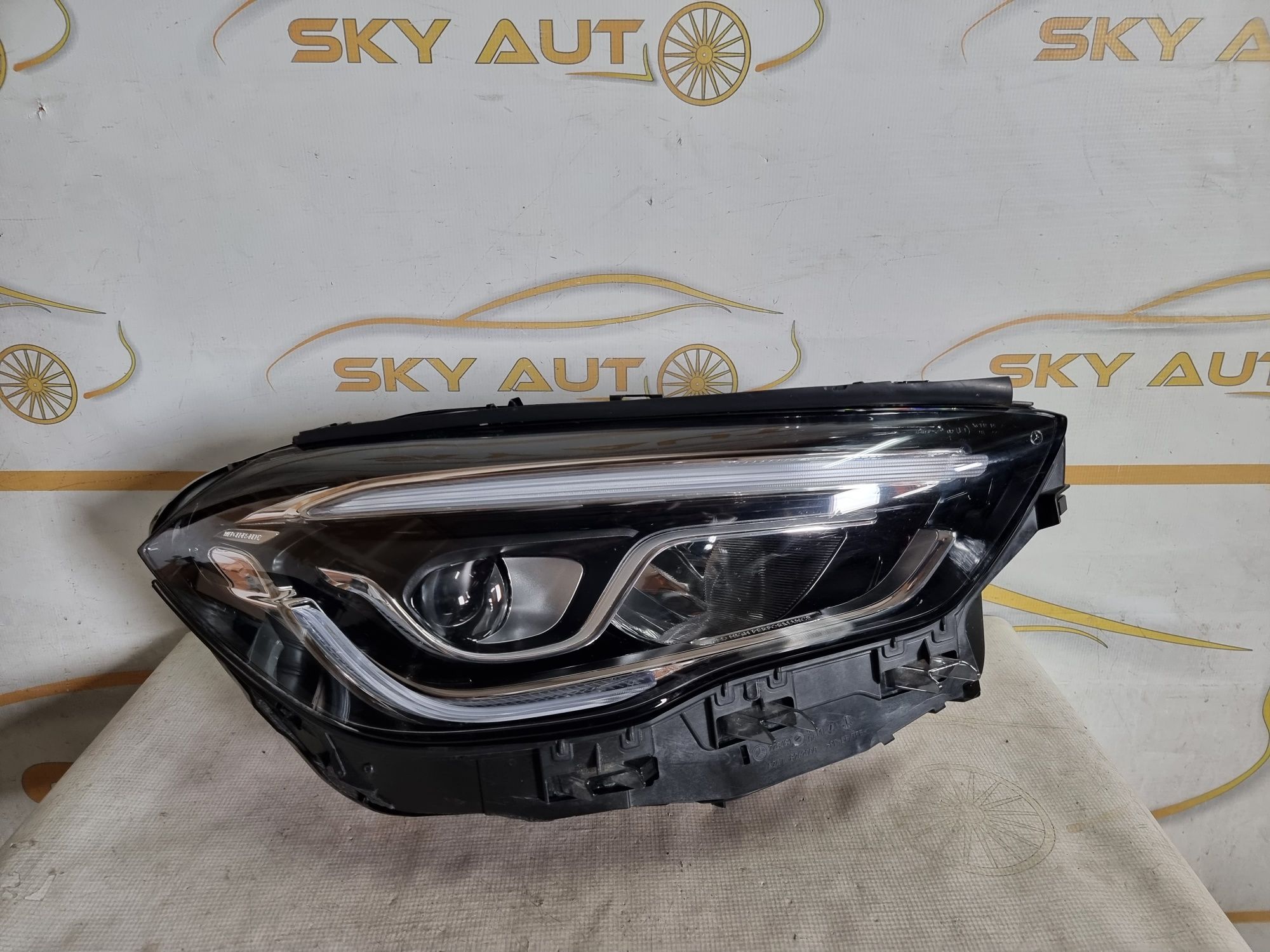 Far dreapta led Mercedes GLA W247 dupa 2019 cod A2479066401